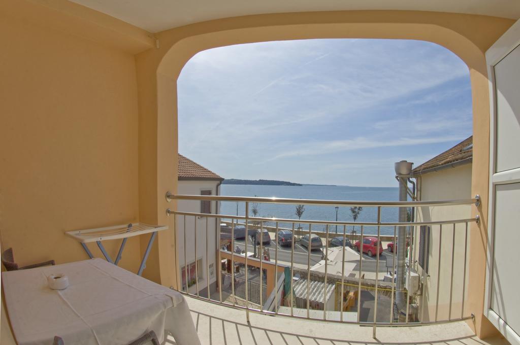 Apartments Tomato 1 Новиград Экстерьер фото